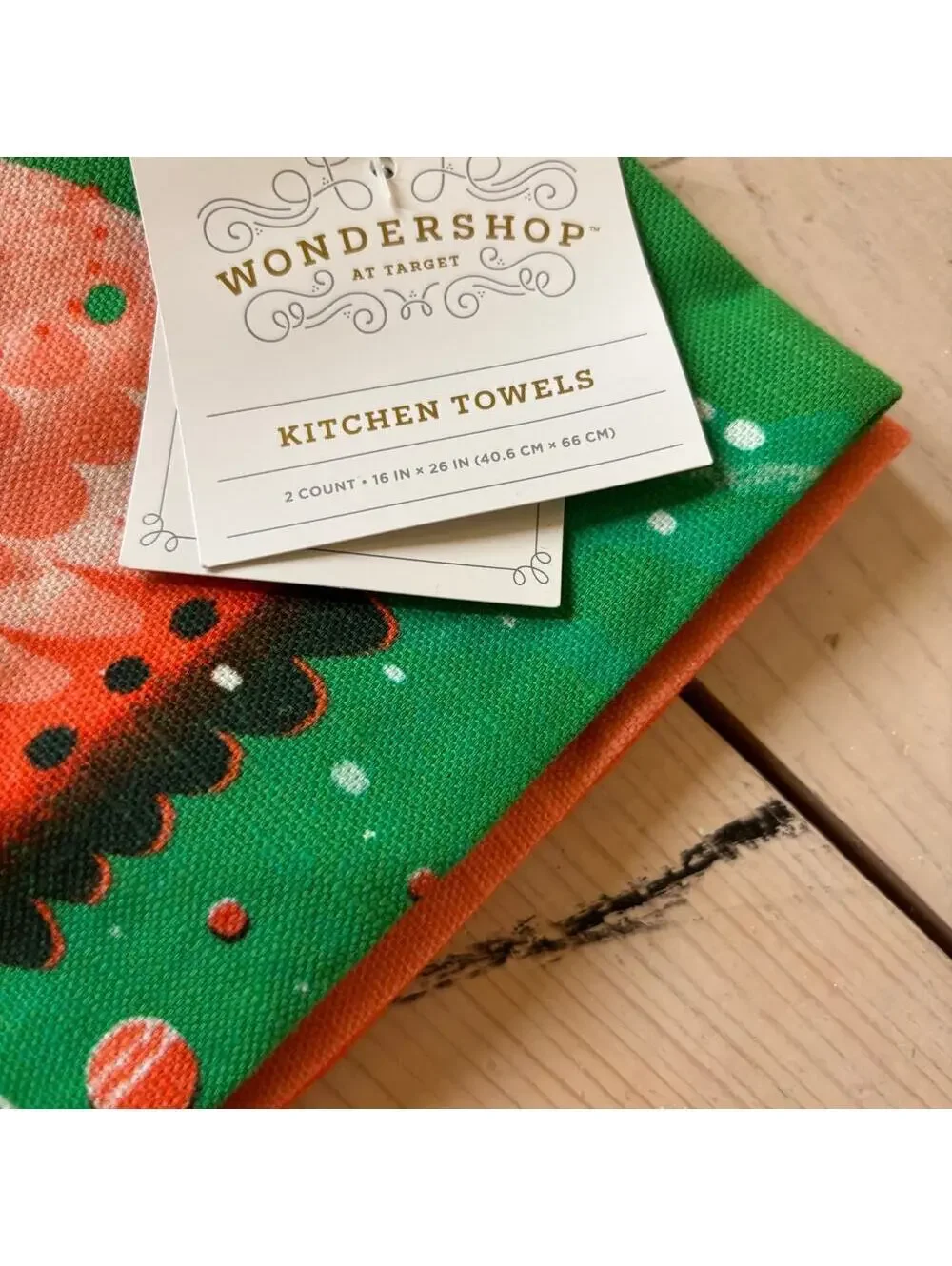 Wondershop NWT Set of 2 Christmas Kitchen Towels by Cecilia Ruiz & Lisk Feng